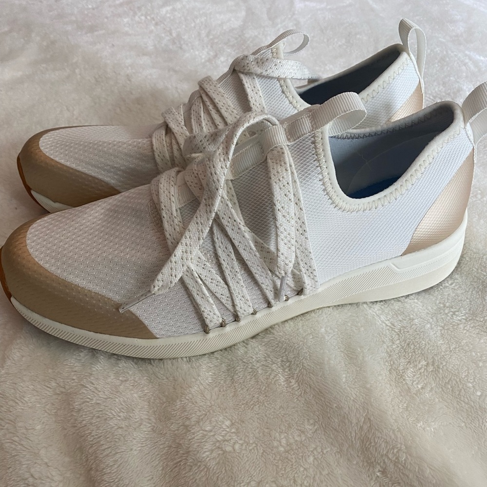 keds fashion sneakers NEW never worn size 9.5
